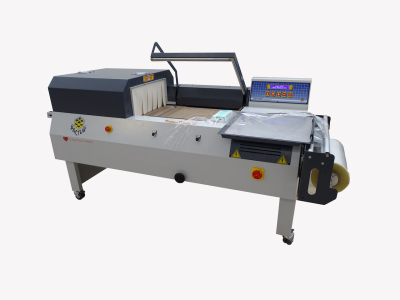 Semiautomatic in line shrink wrapping machines